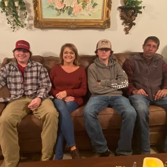 Meet your Posher, Angie - Picture 2 of 2